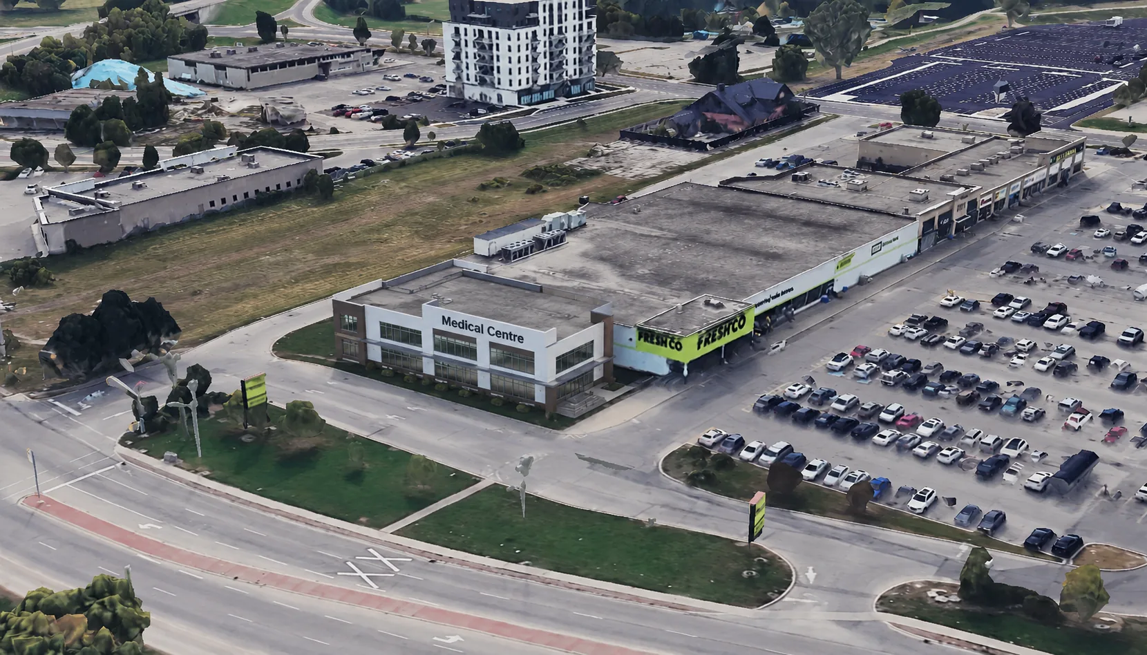 Rendering of the proposed medical building at the east siting option adjacent to the FreshCo anchor